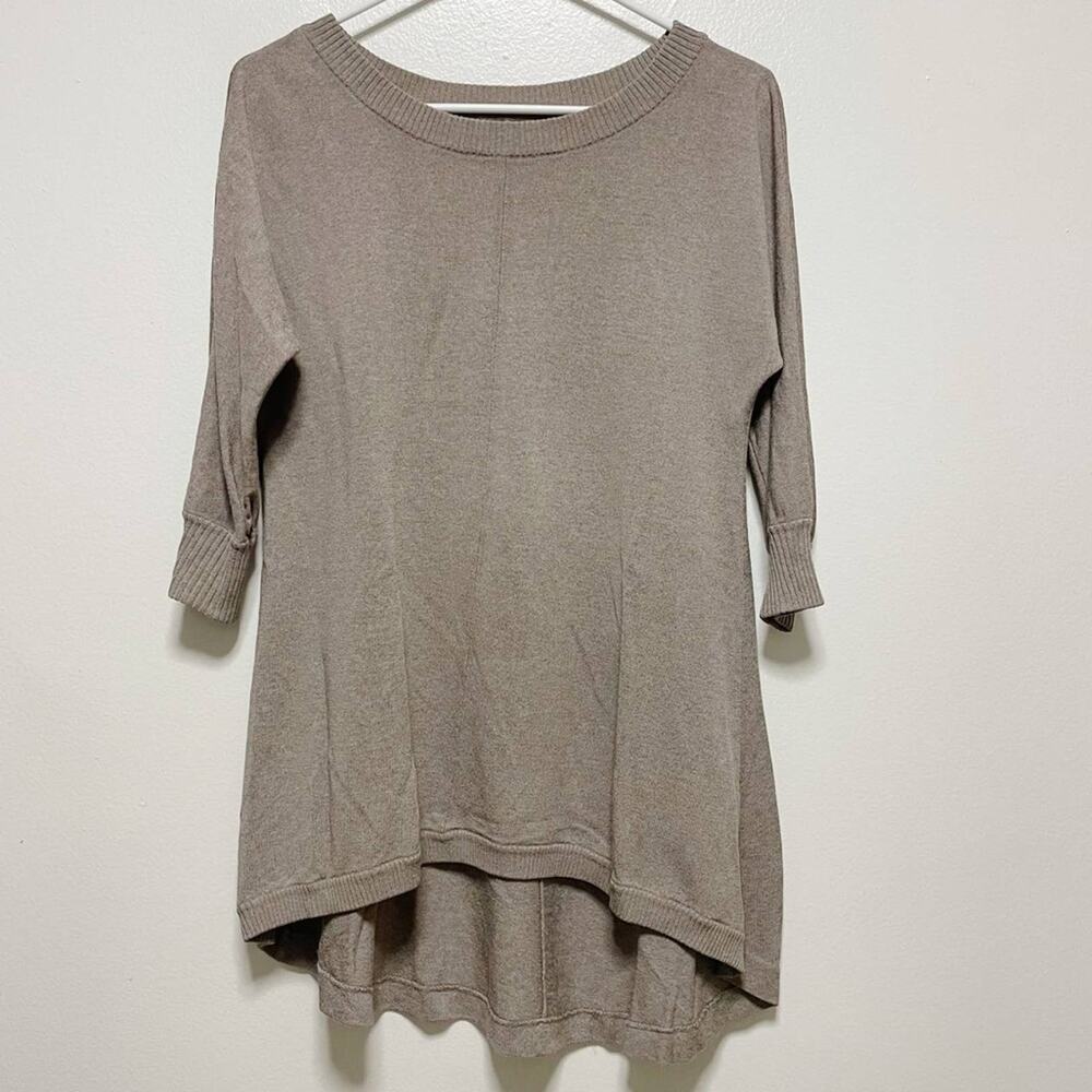Alice & Olivia Tan Short Sleeve Crew Neck Tunic Sweater